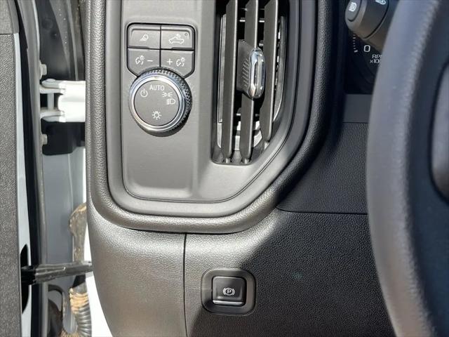 2025 GMC Sierra 2500HD 2WD Double Cab Standard Bed SLE
