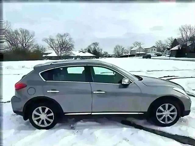 2017 INFINITI QX50 Base