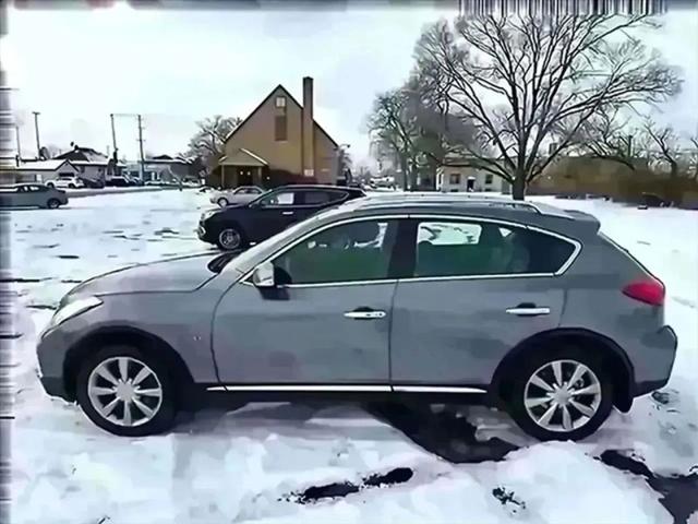 2017 INFINITI QX50 Base
