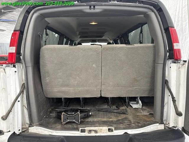 2022 Chevrolet Express Passenger RWD 3500 Extended Wheelbase LS