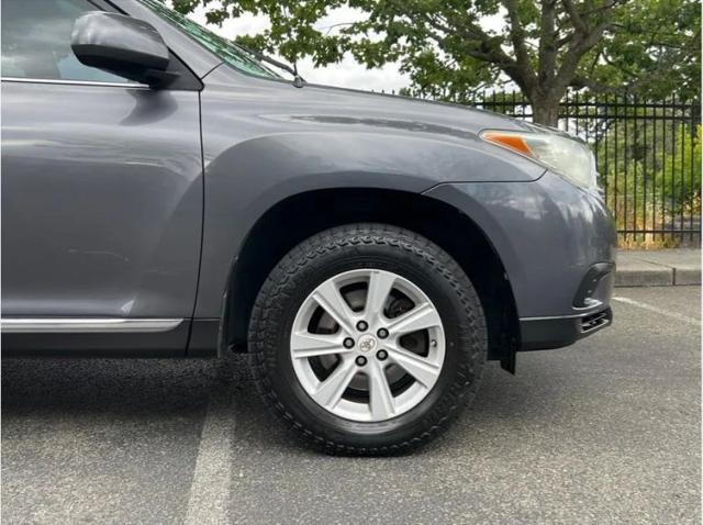 2012 Toyota Highlander Base V6
