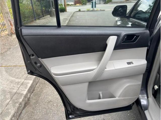 2012 Toyota Highlander Base V6