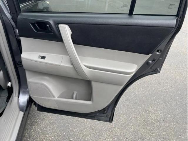 2012 Toyota Highlander Base V6