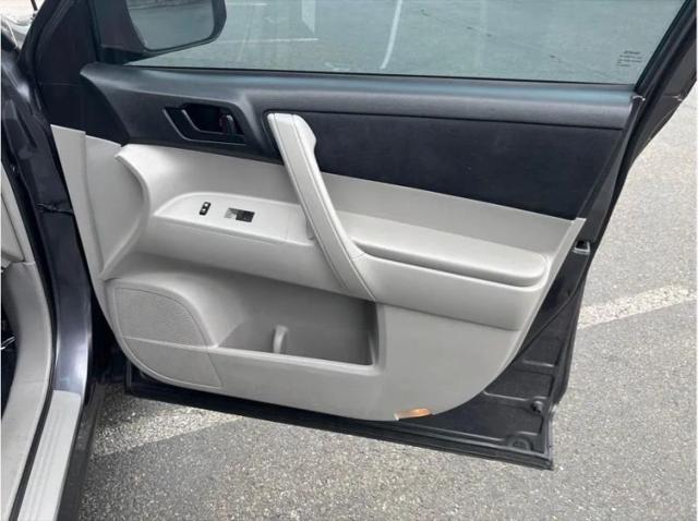 2012 Toyota Highlander Base V6