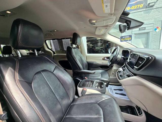 2017 Chrysler Pacifica Touring-L