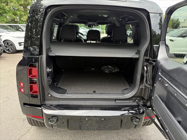 2025 Land Rover Defender 110 P400 X-Dynamic SE