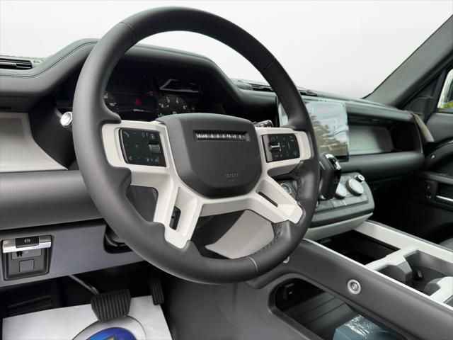 2025 Land Rover Defender 110 P400 X-Dynamic SE