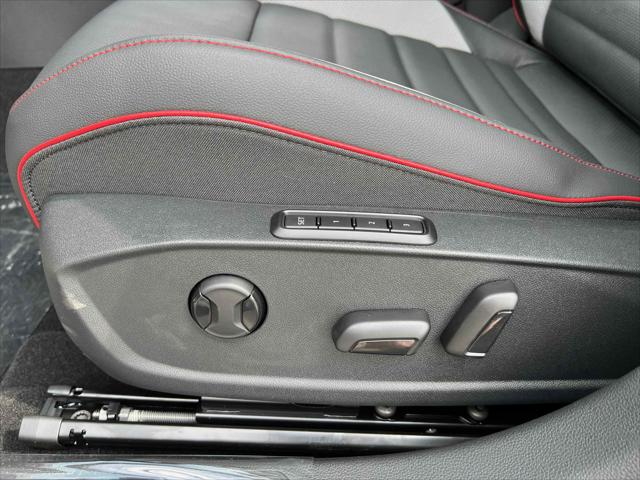 2025 Volkswagen Golf GTI 2.0T SE
