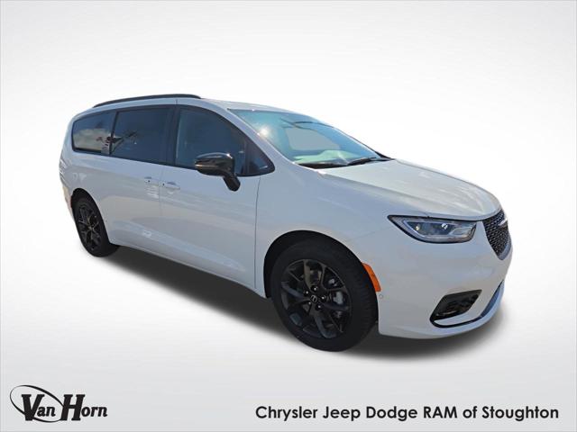 2026 Chrysler Pacifica Limited for sale in Stoughton, WI