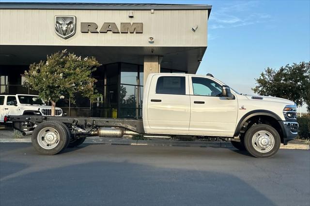2026 RAM 5500 Chassis RAM 5500 TRADESMAN CHASSIS CREW CAB 4X4 84 CA