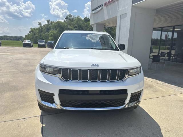 2023 Jeep Grand Cherokee L Laredo 4x2