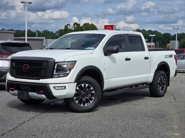 2024 Nissan TITAN Crew Cab PRO-4X 4x4 2024 Nissan TITAN Crew Cab PRO-4X 4x4