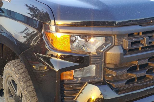 2023 Chevrolet Silverado 1500 4WD Crew Cab Short Bed Custom