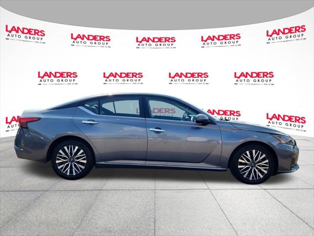 2023 Nissan Altima SV FWD