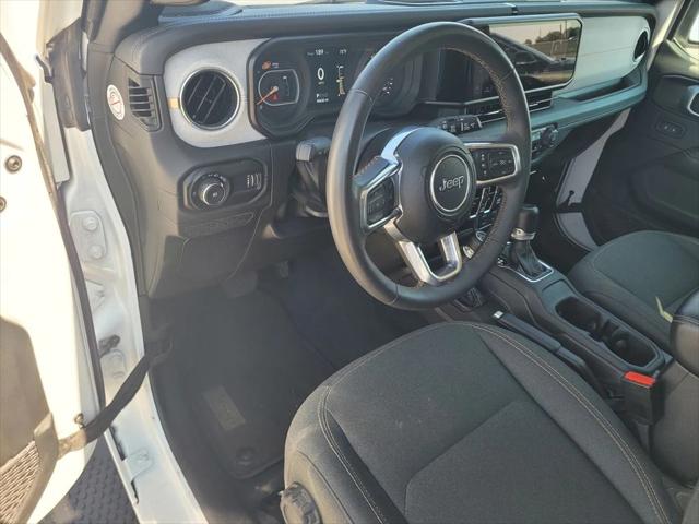 2024 Jeep Wrangler 4-Door Sahara 4x4