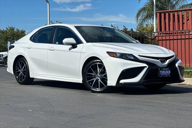 2023 Toyota Camry SE Nightshade Edition