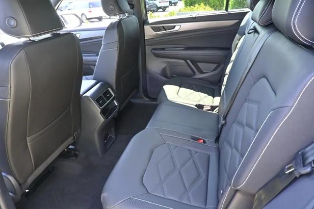 2026 Volkswagen Atlas Cross Sport SE with Technology