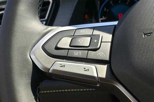 2026 Volkswagen Atlas Cross Sport SE with Technology