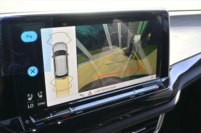 2026 Volkswagen Atlas Cross Sport SE with Technology
