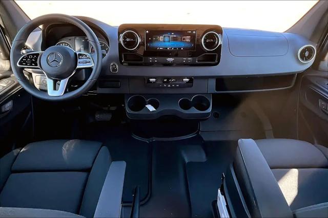 2024 Mercedes-Benz Sprinter 2500 Standard Roof 4-Cyl Diesel HO