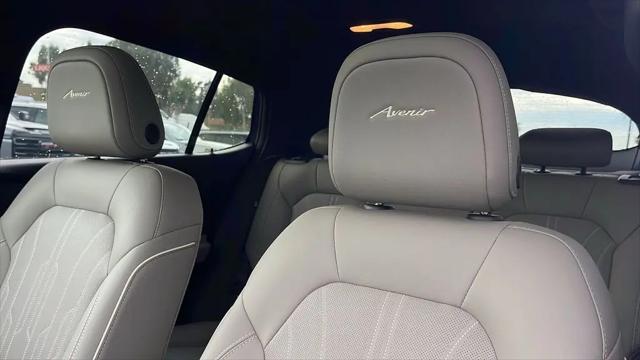 2025 Buick NV Avenir FWD