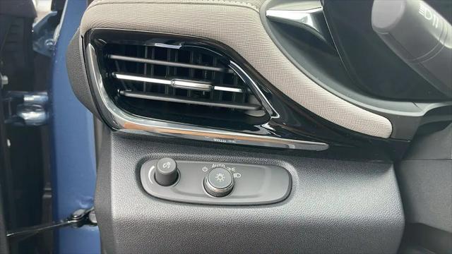 2025 Buick NV Avenir FWD