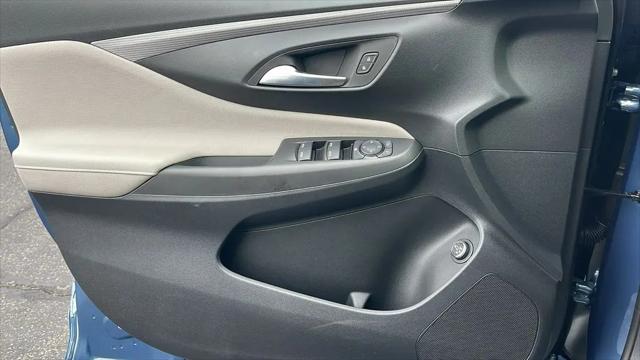 2025 Buick NV Avenir FWD