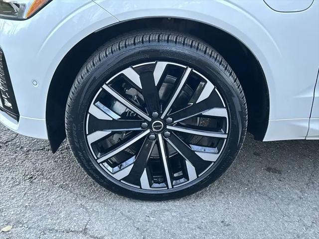 2026 Volvo XC60 Plug-In Hybrid Ultra, T8 AWD Electric/Gasoline, Dark