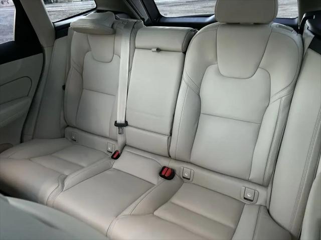 2026 Volvo XC60 Plug-In Hybrid Ultra, T8 AWD Electric/Gasoline, Dark