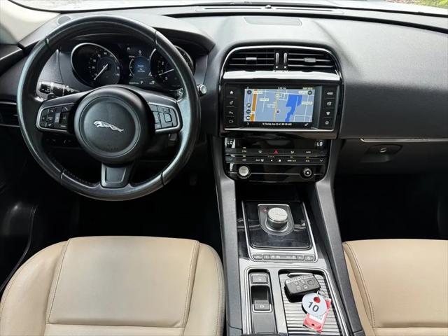 2018 Jaguar F-PACE 25t Premium