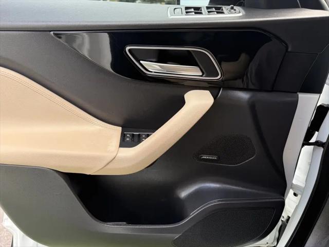2018 Jaguar F-PACE 25t Premium