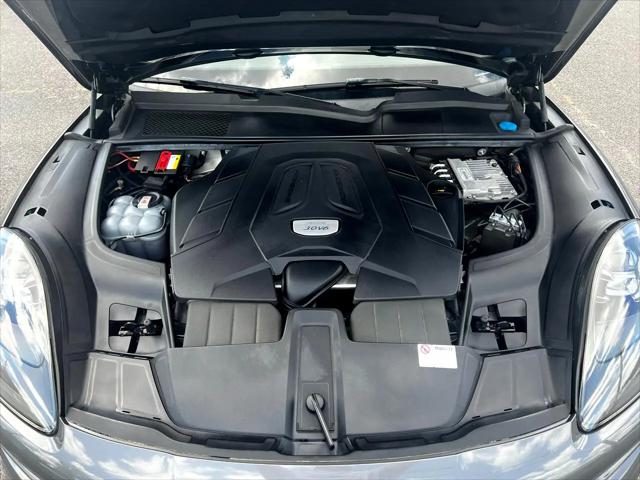 2021 Porsche Cayenne Standard
