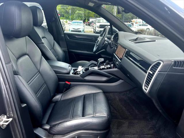 2021 Porsche Cayenne Standard