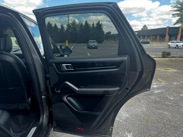 2021 Porsche Cayenne Standard