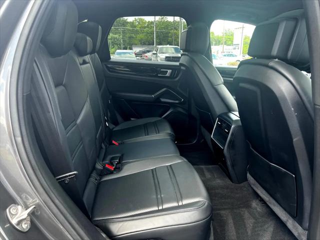 2021 Porsche Cayenne Standard