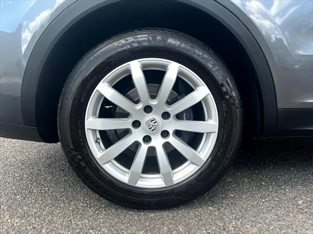 2021 Porsche Cayenne Standard