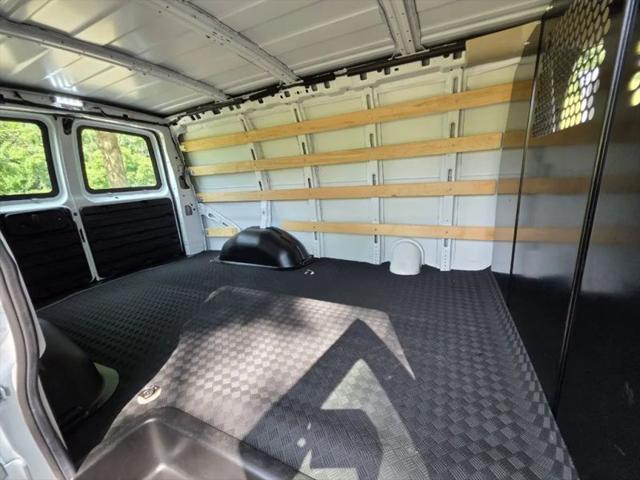 2023 GMC Savana Cargo RWD 2500 Regular Wheelbase Work Van