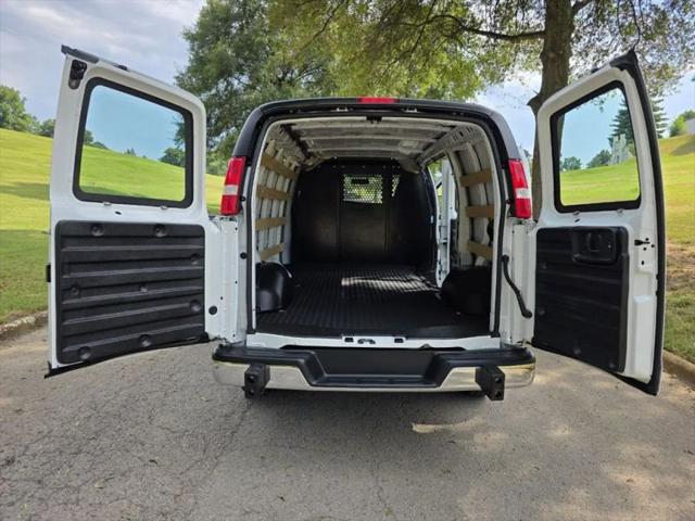 2023 GMC Savana Cargo RWD 2500 Regular Wheelbase Work Van