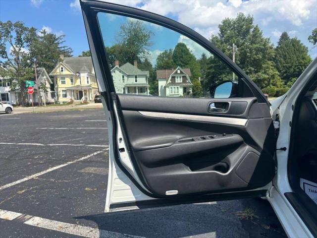 2011 INFINITI G25 G25x