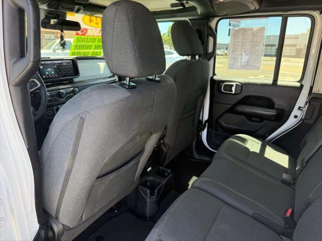2024 Jeep Wrangler 4-Door Sahara 4x4