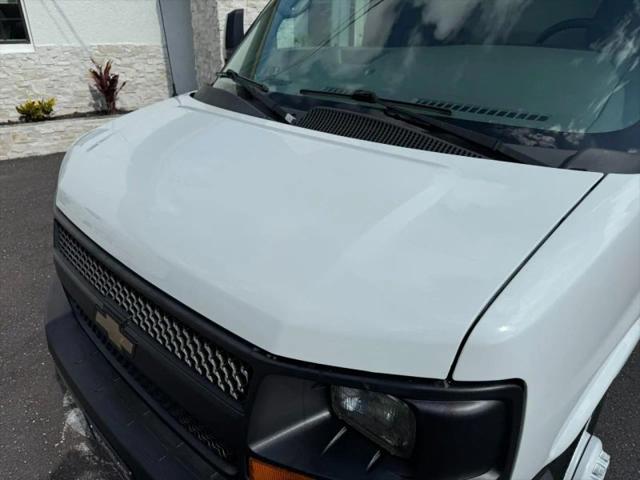 2014 Chevrolet Express Cutaway 4500 Diesel