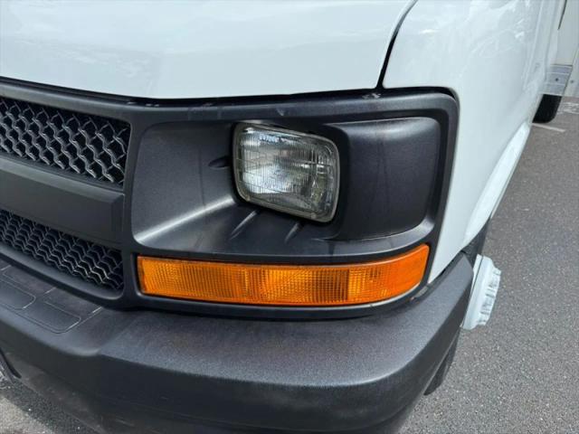 2014 Chevrolet Express Cutaway 4500 Diesel