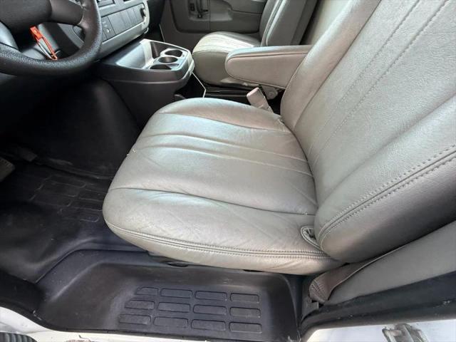 2014 Chevrolet Express Cutaway 4500 Diesel