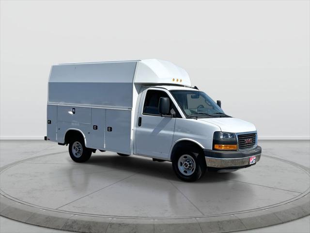 2025 GMC Savana Cutaway Work Van