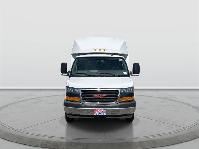 2025 GMC Savana Cutaway Work Van