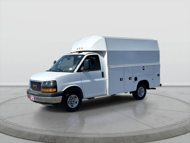 2025 GMC Savana Cutaway Work Van