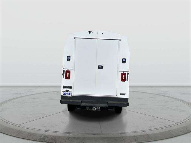 2025 GMC Savana Cutaway Work Van