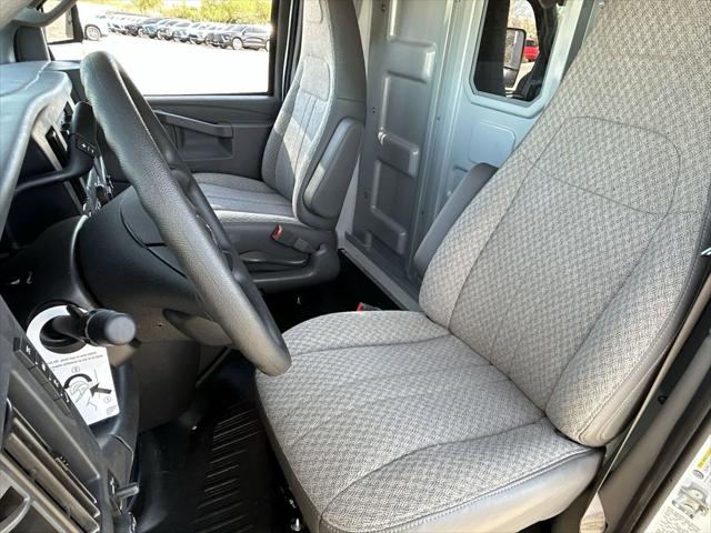2025 GMC Savana Cutaway Work Van