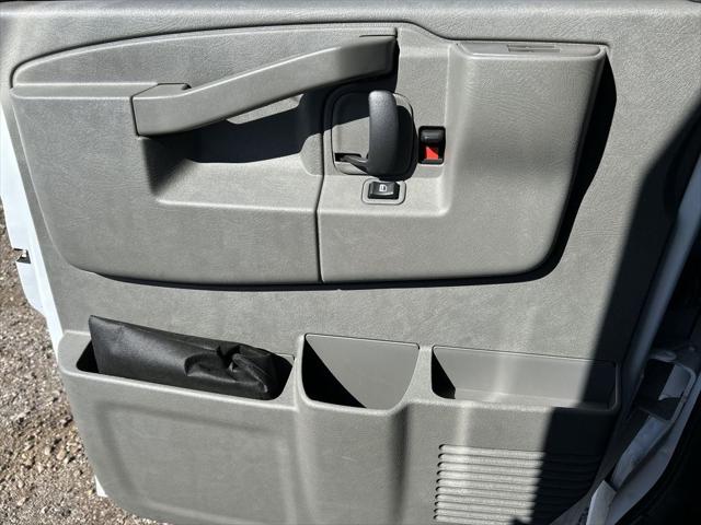 2025 GMC Savana Cutaway Work Van