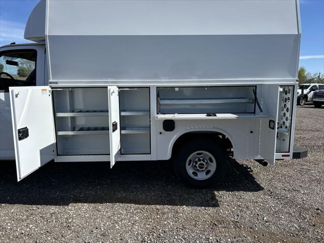 2025 GMC Savana Cutaway Work Van